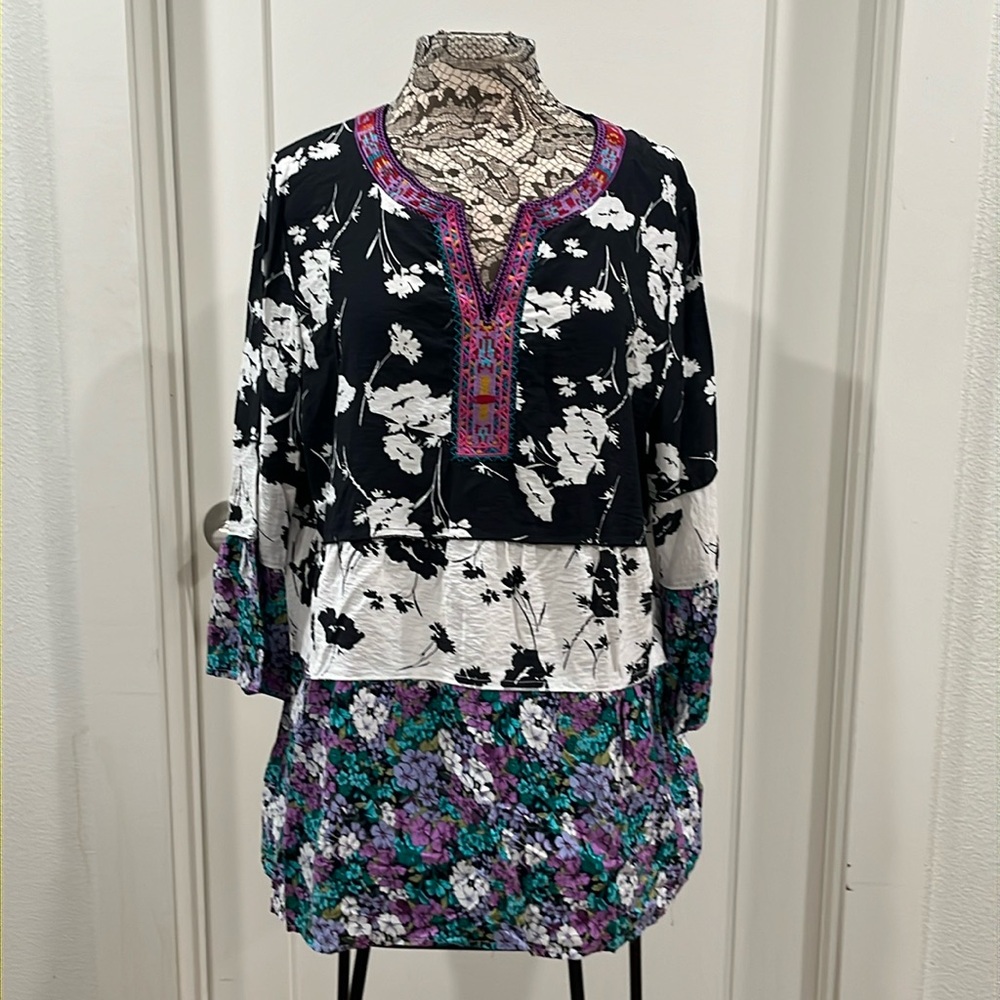 Beautiful Calessa tiered top